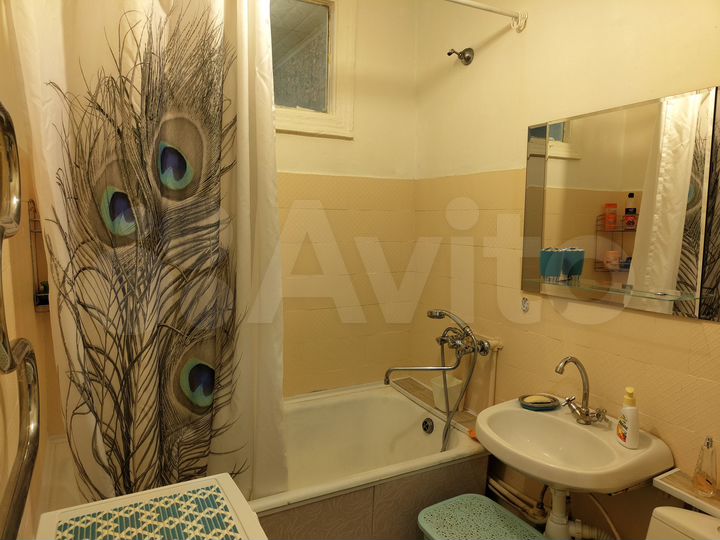 2-к. квартира, 56 м², 4/4 эт.