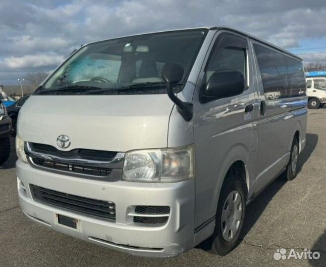 Лючок бензобака задний Toyota Hiace/Regius Ace