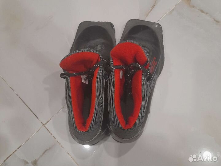 Лыжные ботинки размер 34