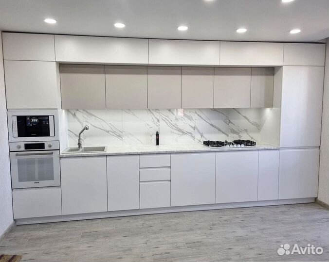 Прямой кухонный гарнитур современный