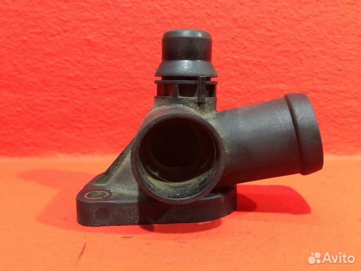 Фланец системы охлаждения Audi A4 B6 2004