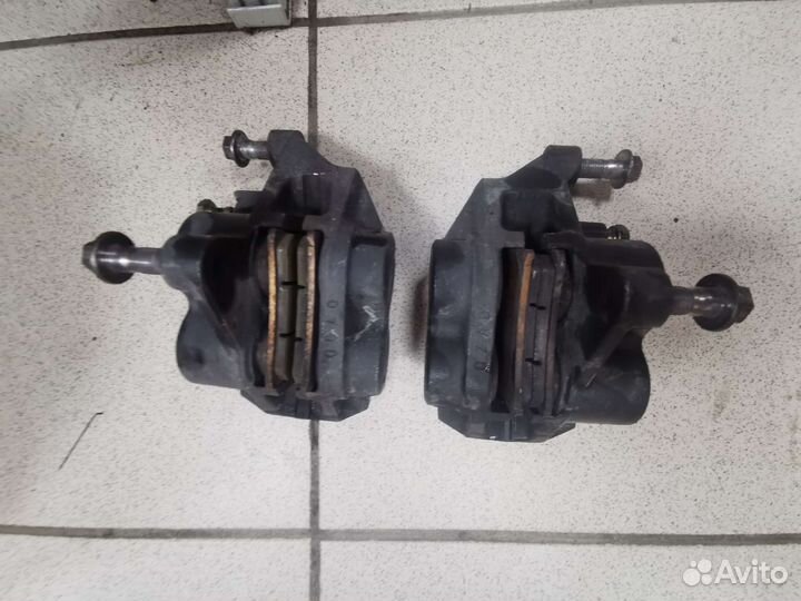 Суппорта передние пара Yamaha FZ8