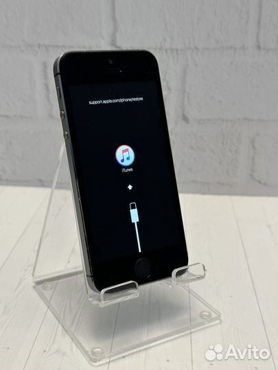 Телефон iPhone 5s