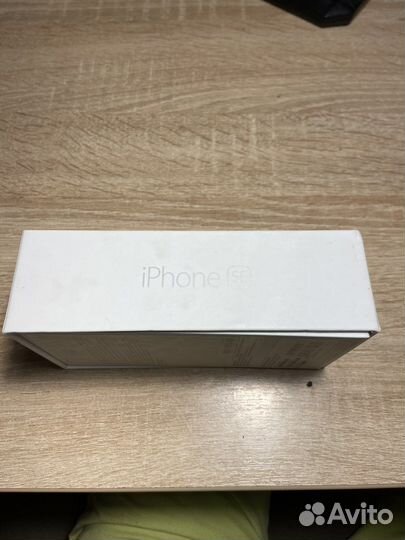 Телефон iPhone SE