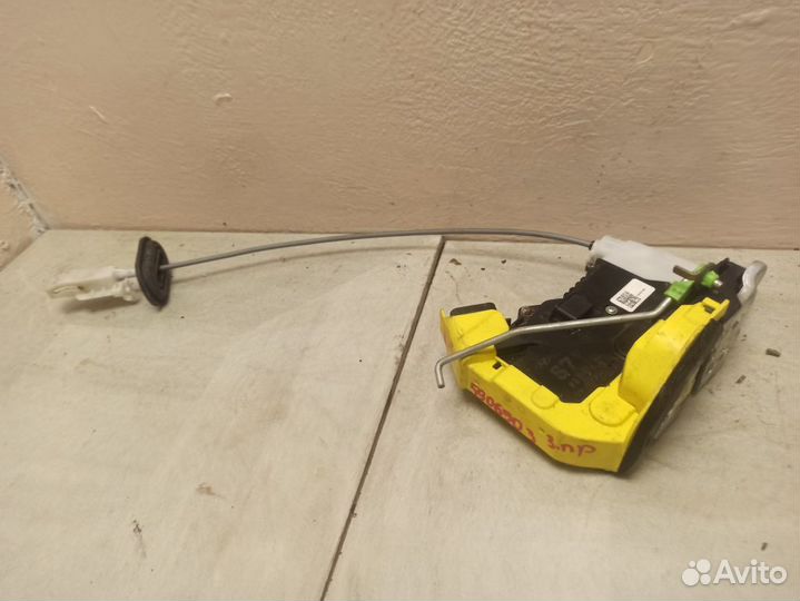 Замок двери задней правой