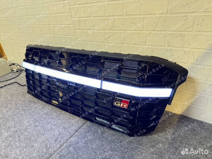 Решетка радиатора Land Cruiser 300 LED антихром