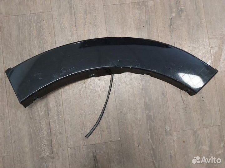 Накладка крыла Mitsubishi Pajero 4 3.2D 2007