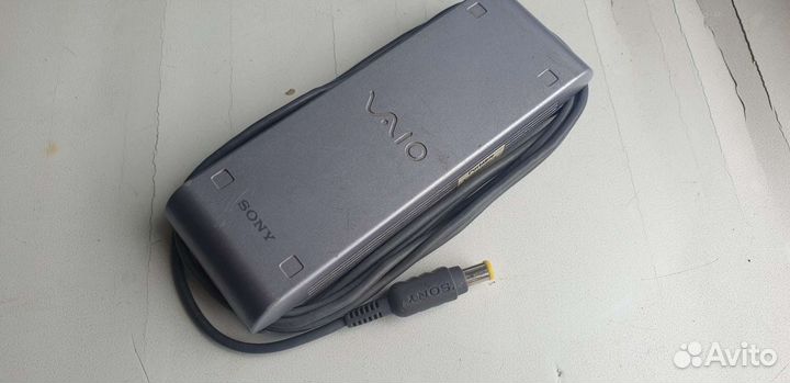 Зарядка для ноутбука sony