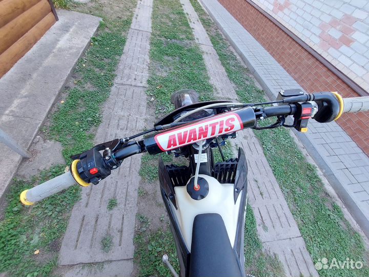 Мотоцикл кроссовый Avantis