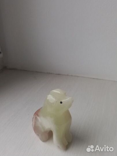 Статуэтки собак из разных материалов