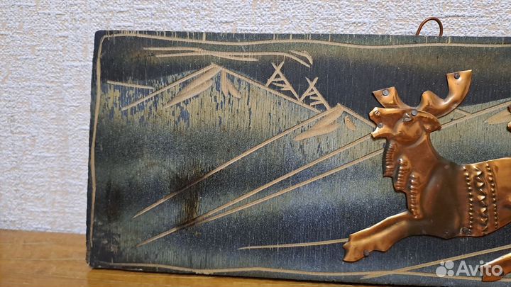 Чеканка медная Северные олени