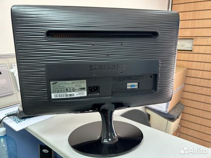 Монитор Samsung B1930N