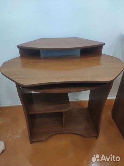 Компьютерный стол