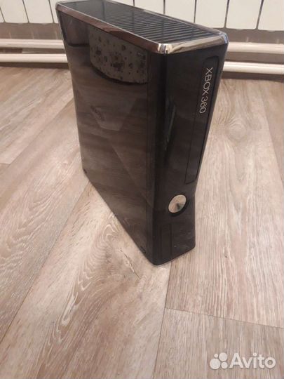 Xbox 360 (freeboot) + лицензионные диски
