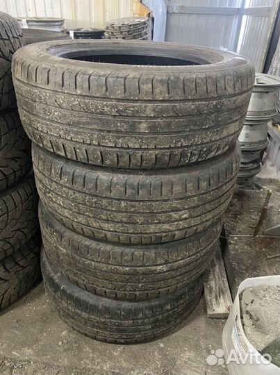 Kumho 722 225/55 R18 98V