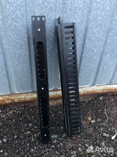 Кабельный органайзер 1U для серверного шкафа 19