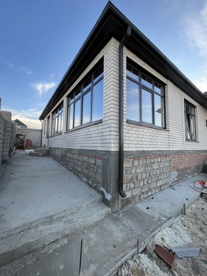 Дом 198 м² на участке 7 сот.