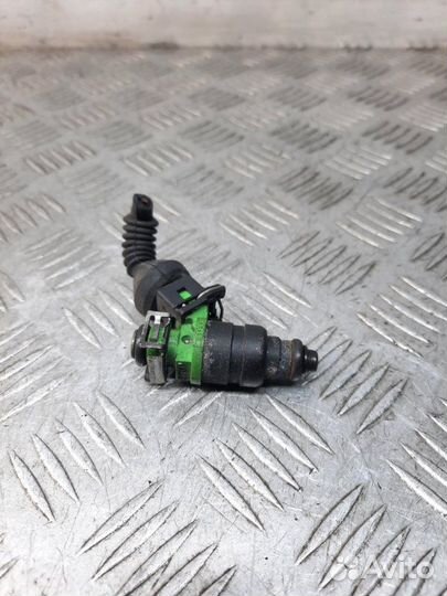 Форсунка Audi A4 кабриолет 2.4 BDV 2004