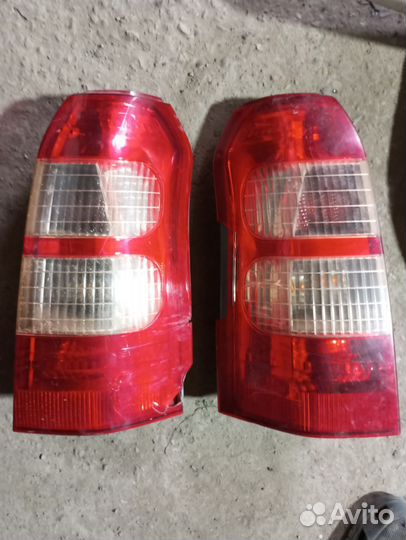 Фары Toyota Succeed