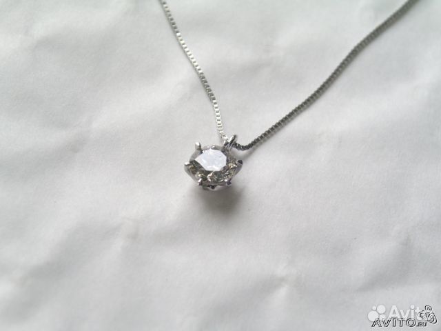 Кулон из белого золота с бриллиантом. Япония