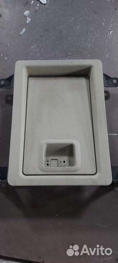 Накладка заднего дивана на Nissan Fuga