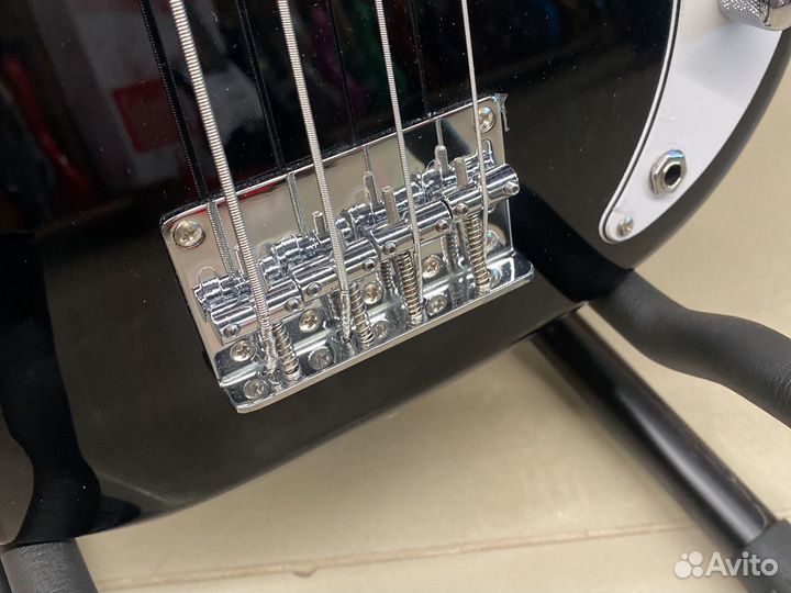 Homage HEB700 Бас гитара