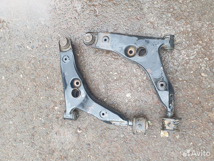 Передние рычаги mitsubishi carisma