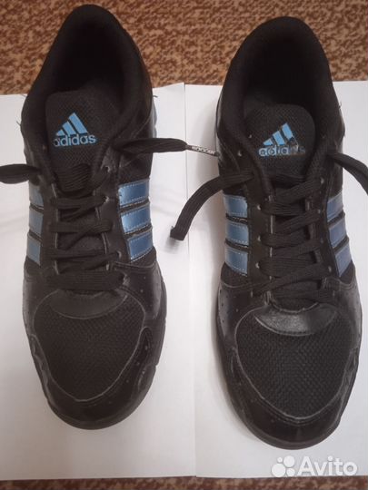 Кроссовки адидас весна- лето