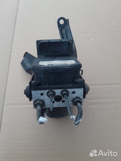 Запчасти на toyota avensis 2004