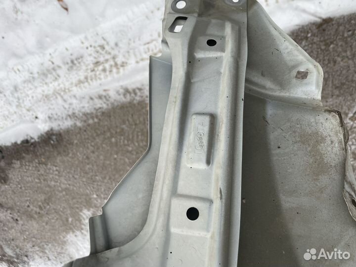 Крыло левой Toyota corolla