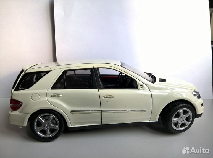 Модель машины.Mercedes,металл,большая,25.5 см