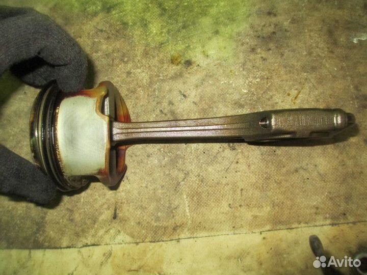 Поршень с шатуном Audi A8 4E 2003-2010 (4.2 32V V8