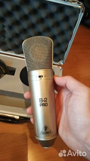 Студийный микрофон Behringer B2 pro