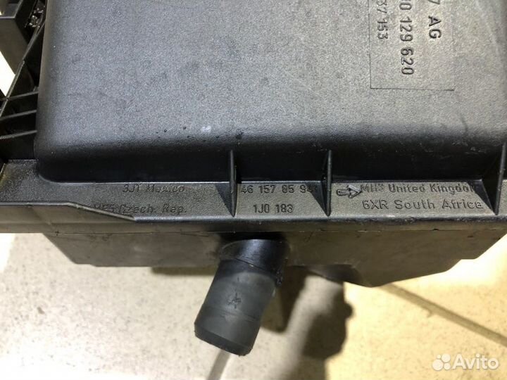 Корпус воздушного фильтра Octavia Golf Bora Audi