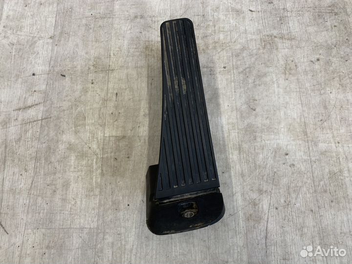 Volvo xc90 педаль газа 31489764