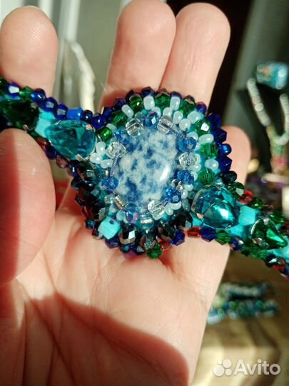 Украшение браслет, ввиде часов. Натур камень