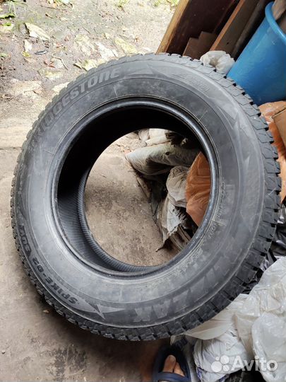 Bridgestone Blizzak Spike-02 215/65 R16