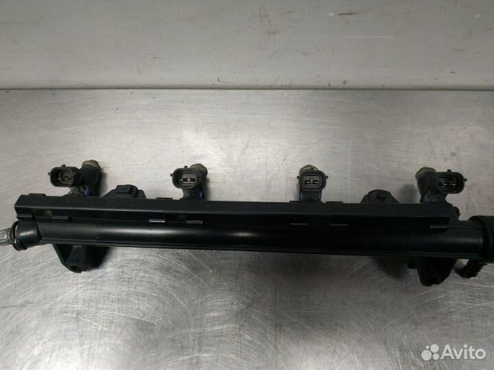 Топливная рампа с форсунками Volkswagen Polo 602