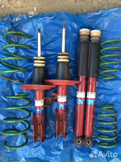 Продаю комплект стоек с пружинами