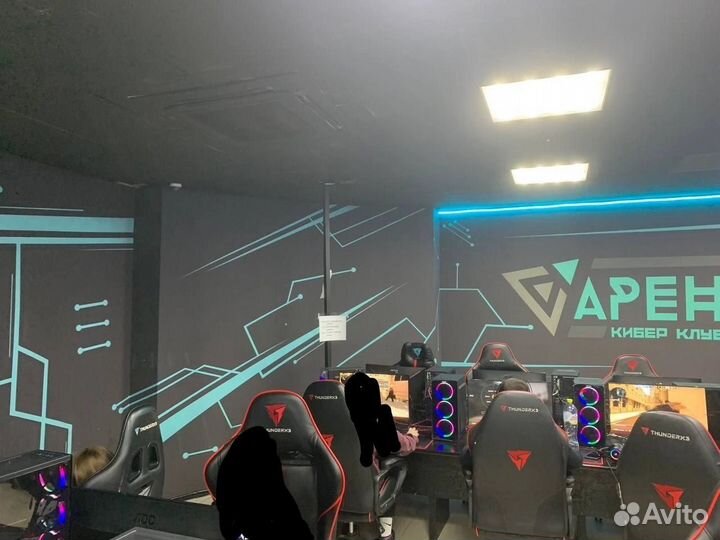 Графити, Рисунки на стенах, художник