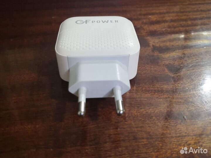 Вилка зарядная