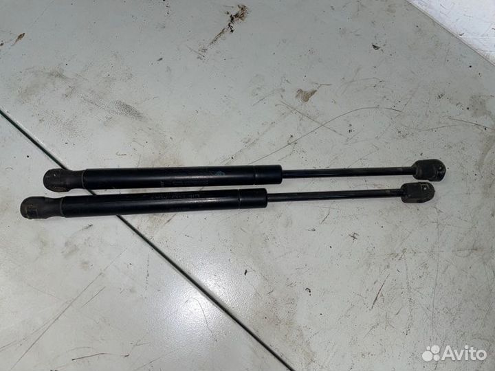 Амортизатор крышки багажника Renault Megane седан