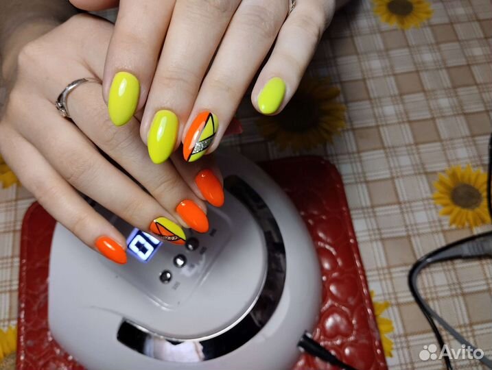 Маникюр с покрытием гель-лаком