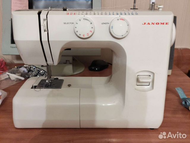 Швейная машина бу Janome