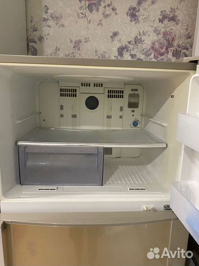 Холодильник Sharp