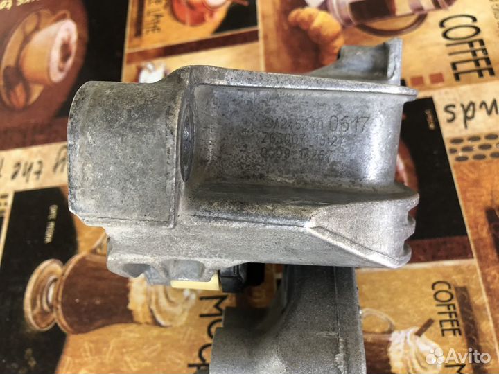 Опора,подушка акпп, Мерседес w176,A2462400617