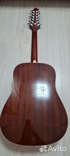 Акустическая гитара