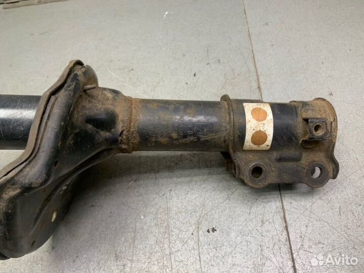 Амортизатор передний правый Hyundai Matrix 1