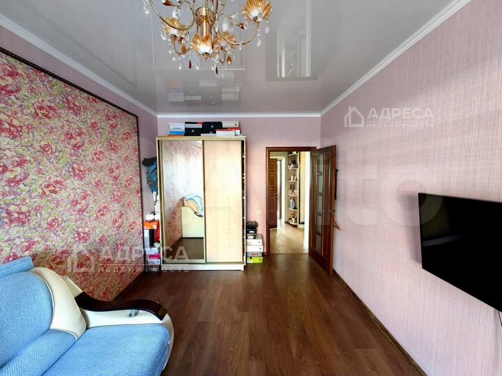 2-к. квартира, 64 м², 1/7 эт.