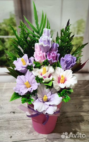 Гладиолусы букет